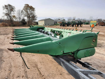 Main image John Deere 708C