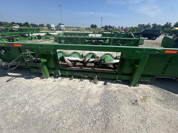 Image of John Deere 708C equipment image 3