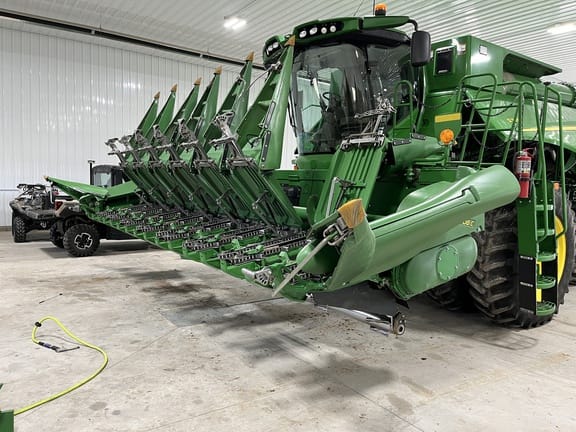 2018 John Deere 708C Equipment Image0