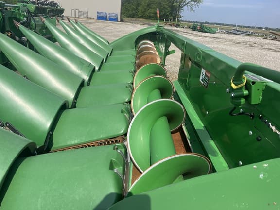 Image of John Deere 708C equipment image 4