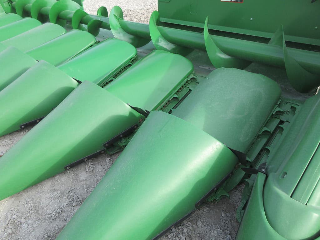 Image of John Deere 708C Image 1