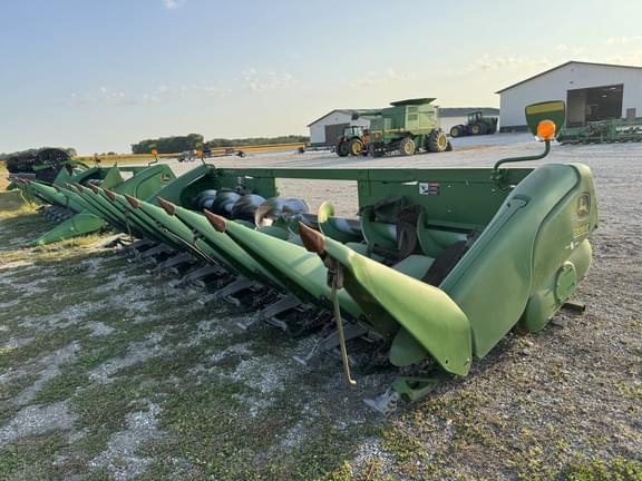 Image of John Deere 708C equipment image 2