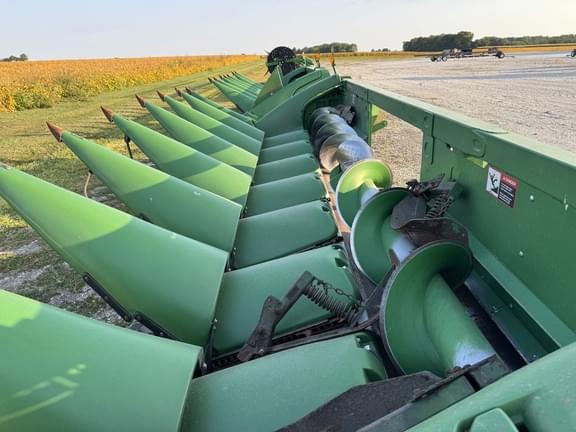 Image of John Deere 708C equipment image 3