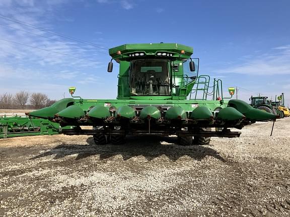Image of John Deere 708C equipment image 3
