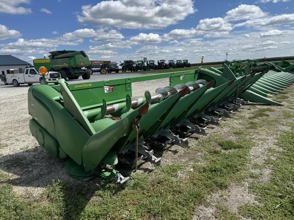 Image of John Deere 708C equipment image 2