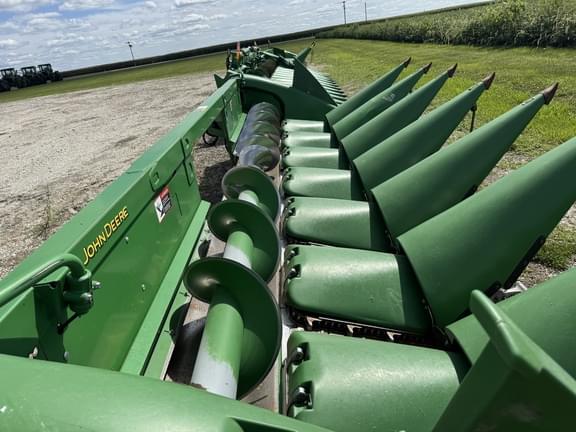 Image of John Deere 708C equipment image 4