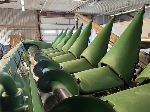 Image of John Deere 708C equipment image 3