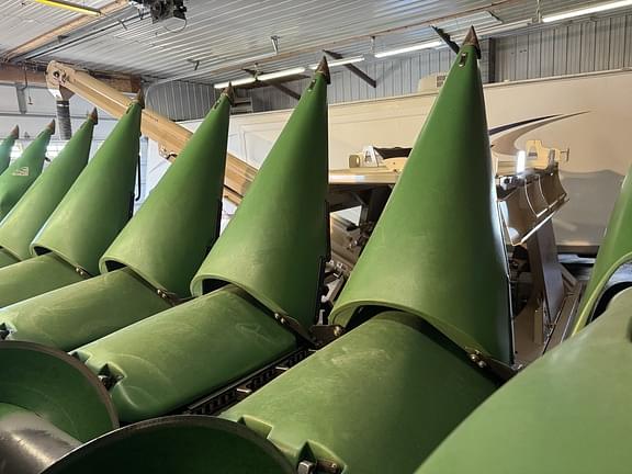 Image of John Deere 708C equipment image 2