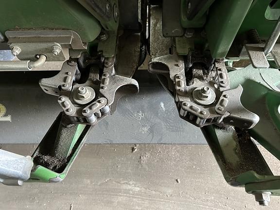 Image of John Deere 708FC equipment image 3