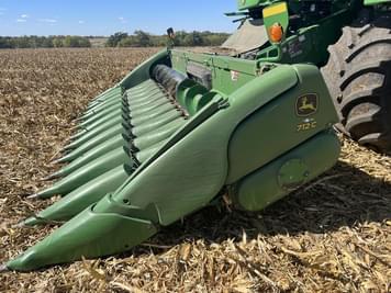 Main image John Deere 712C