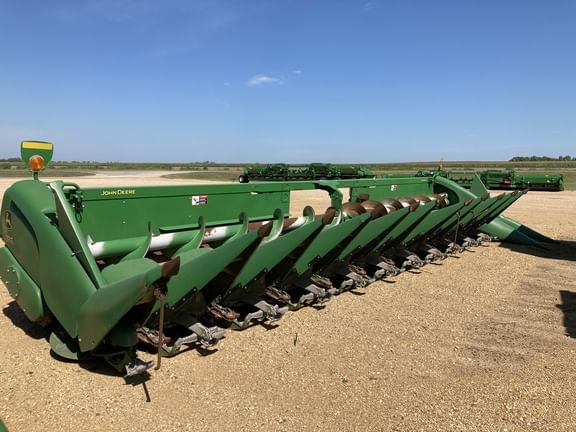 Main image John Deere 712C