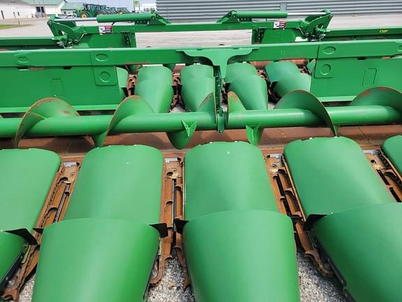 Image of John Deere 712C equipment image 4