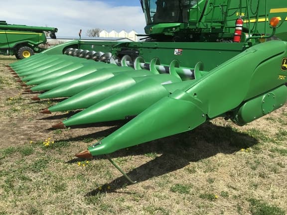 Image of John Deere 712C Primary image