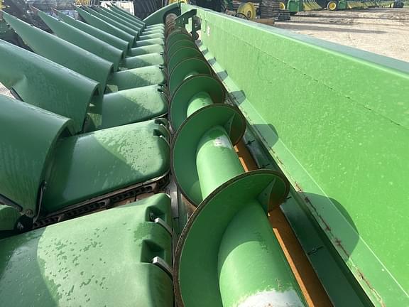 Image of John Deere 712C equipment image 3
