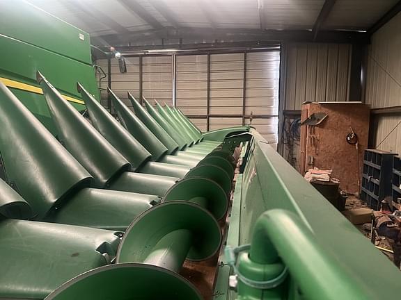 Image of John Deere 712C equipment image 4
