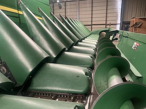 Image of John Deere 712C equipment image 3