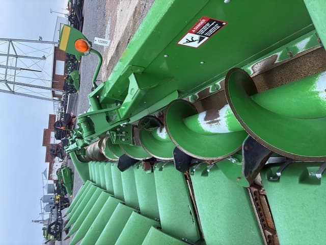 Image of John Deere 712FC equipment image 3