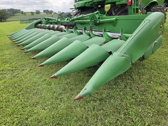 2018 John Deere 712FC Equipment Image0