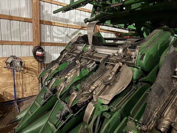 Image of John Deere 712FC equipment image 1