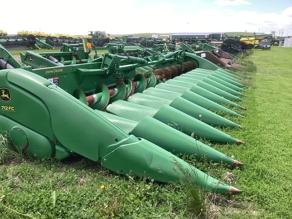 2018 John Deere 712FC Equipment Image0