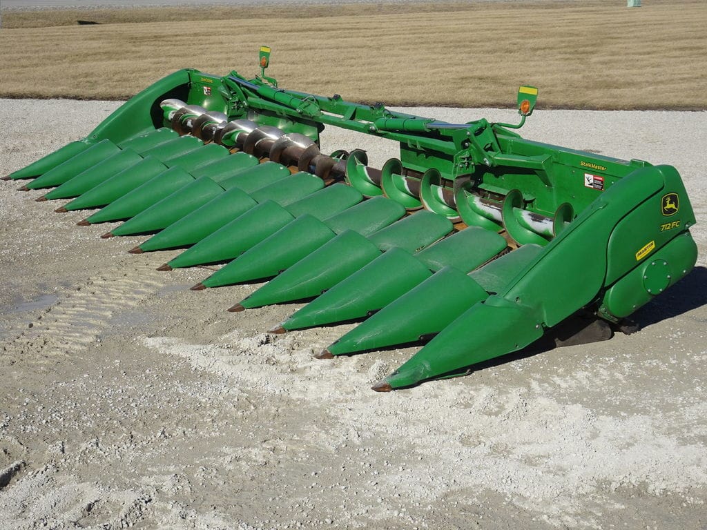 2018 John Deere 712FC Equipment Image0