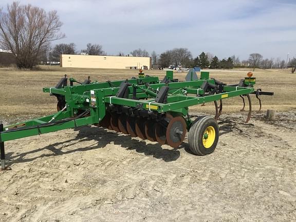 Image of John Deere 714 equipment image 1