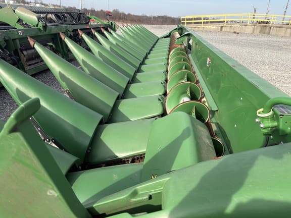 Image of John Deere 716C equipment image 1