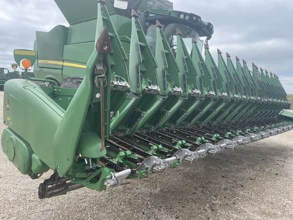 Image of John Deere 718C equipment image 4