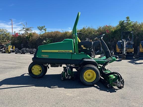 Image of John Deere 7200A equipment image 4