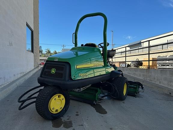 Image of John Deere 7200A equipment image 1