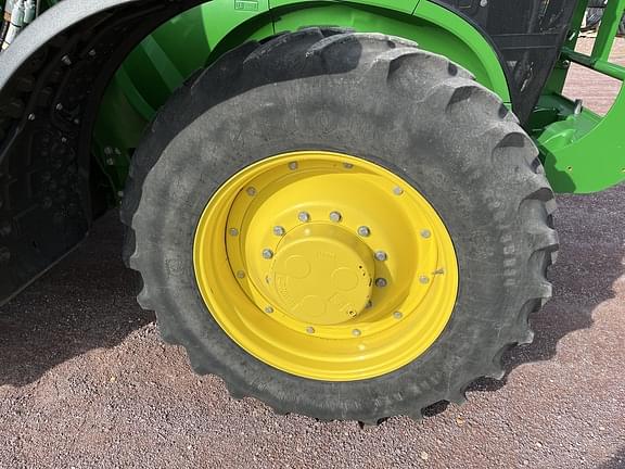 Image of John Deere 7210R equipment image 4
