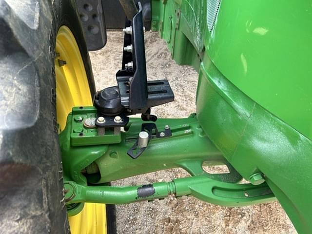 Image of John Deere 7210R equipment image 2