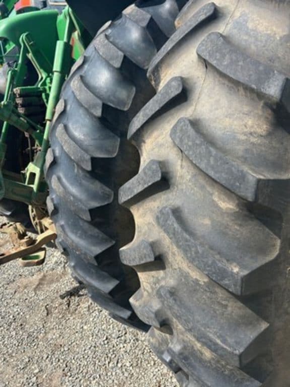 Image of John Deere 7210R equipment image 2