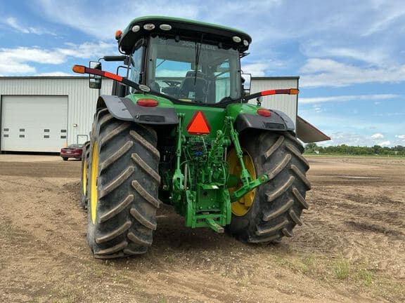 Image of John Deere 7210R equipment image 1