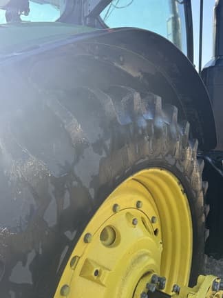 Image of John Deere 7210R equipment image 3
