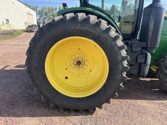 Image of John Deere 7210R equipment image 3