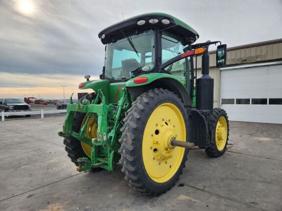 Image of John Deere 7230R equipment image 3