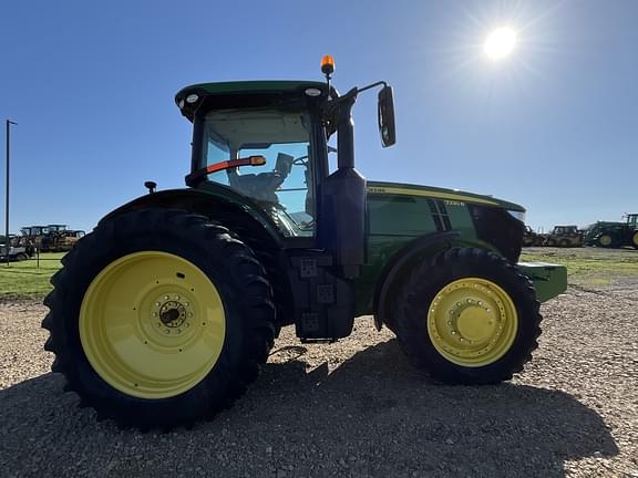 Image of John Deere 7230R equipment image 4