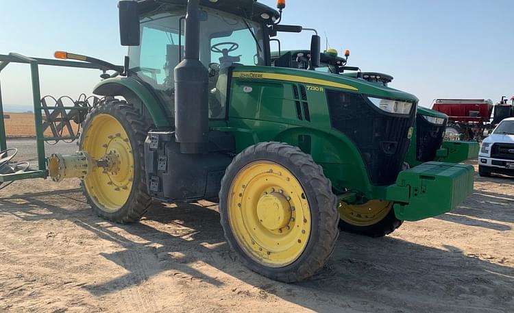 Main image John Deere 7230R 3