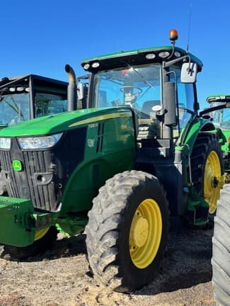 Image of John Deere 7230R equipment image 2