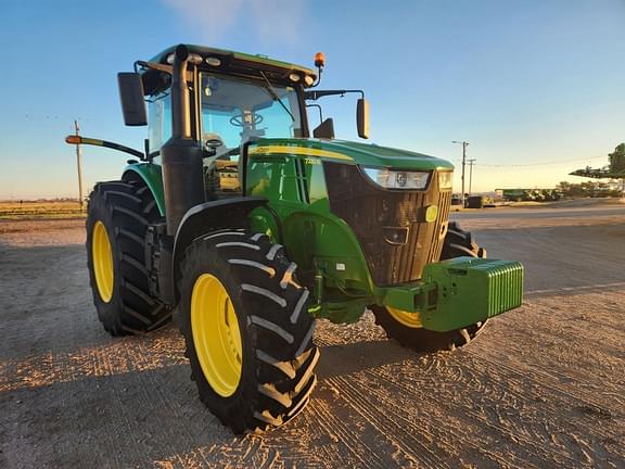 Image of John Deere 7230R equipment image 1