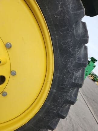 Image of John Deere 7230R equipment image 2