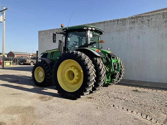 Image of John Deere 7250R equipment image 2