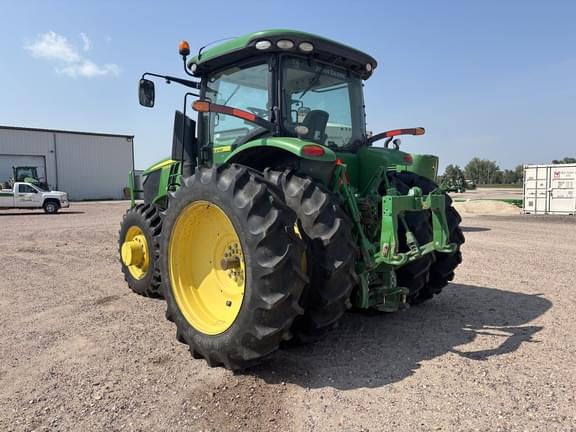 Image of John Deere 7270R equipment image 1