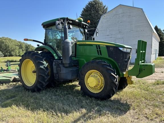 Image of John Deere 7270R equipment image 2