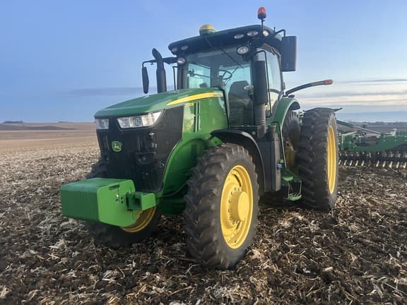 Image of John Deere 7270R equipment image 2