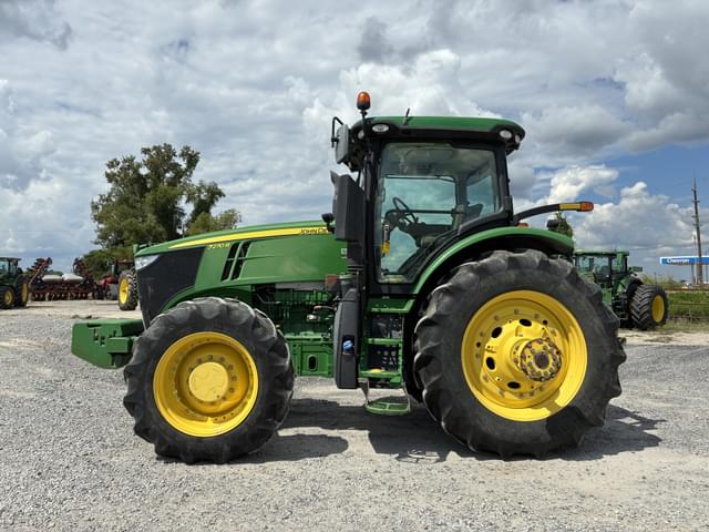 Image of John Deere 7270R equipment image 1
