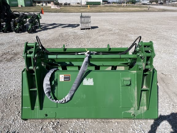 Image of John Deere Bucket Grapple equipment image 4