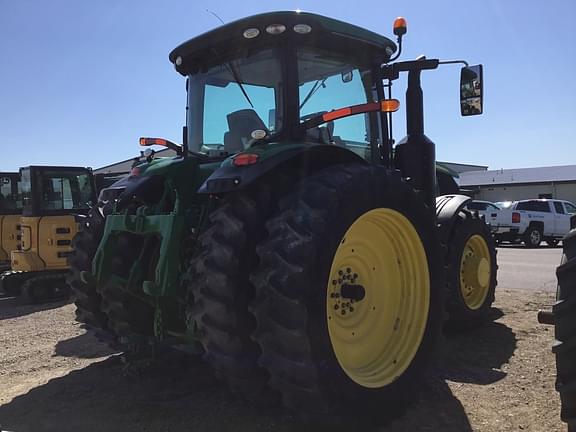 Image of John Deere 7310R equipment image 4