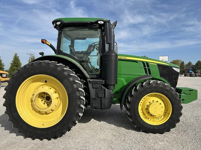 Image of John Deere 7310R equipment image 3